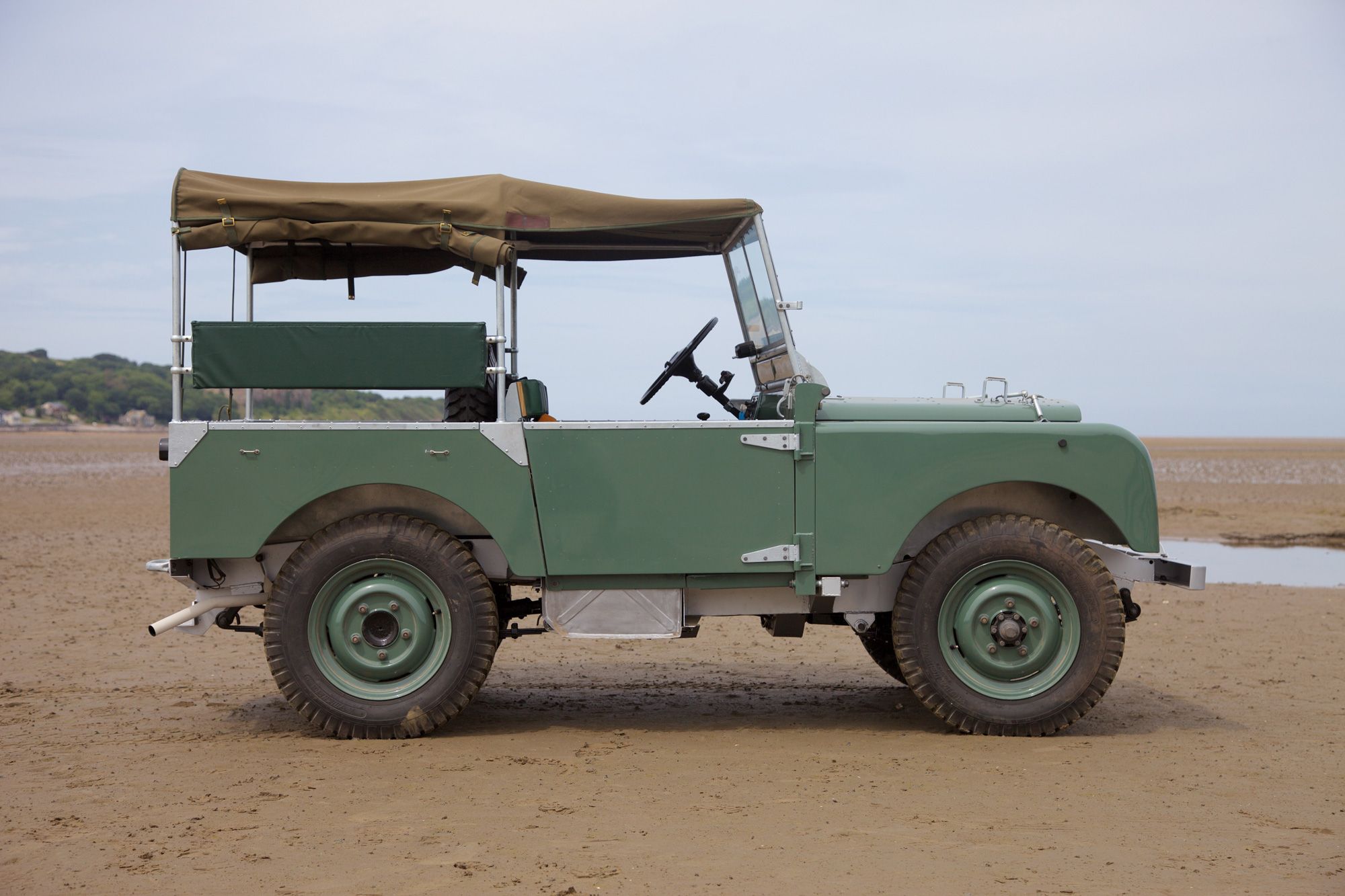 Land Rover 1948 Silver chassis