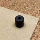 Joint de tube de commande de direction