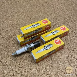 Set of 4 spark plugs for the Land Rover Series 1 engine (1,6 and 2L)